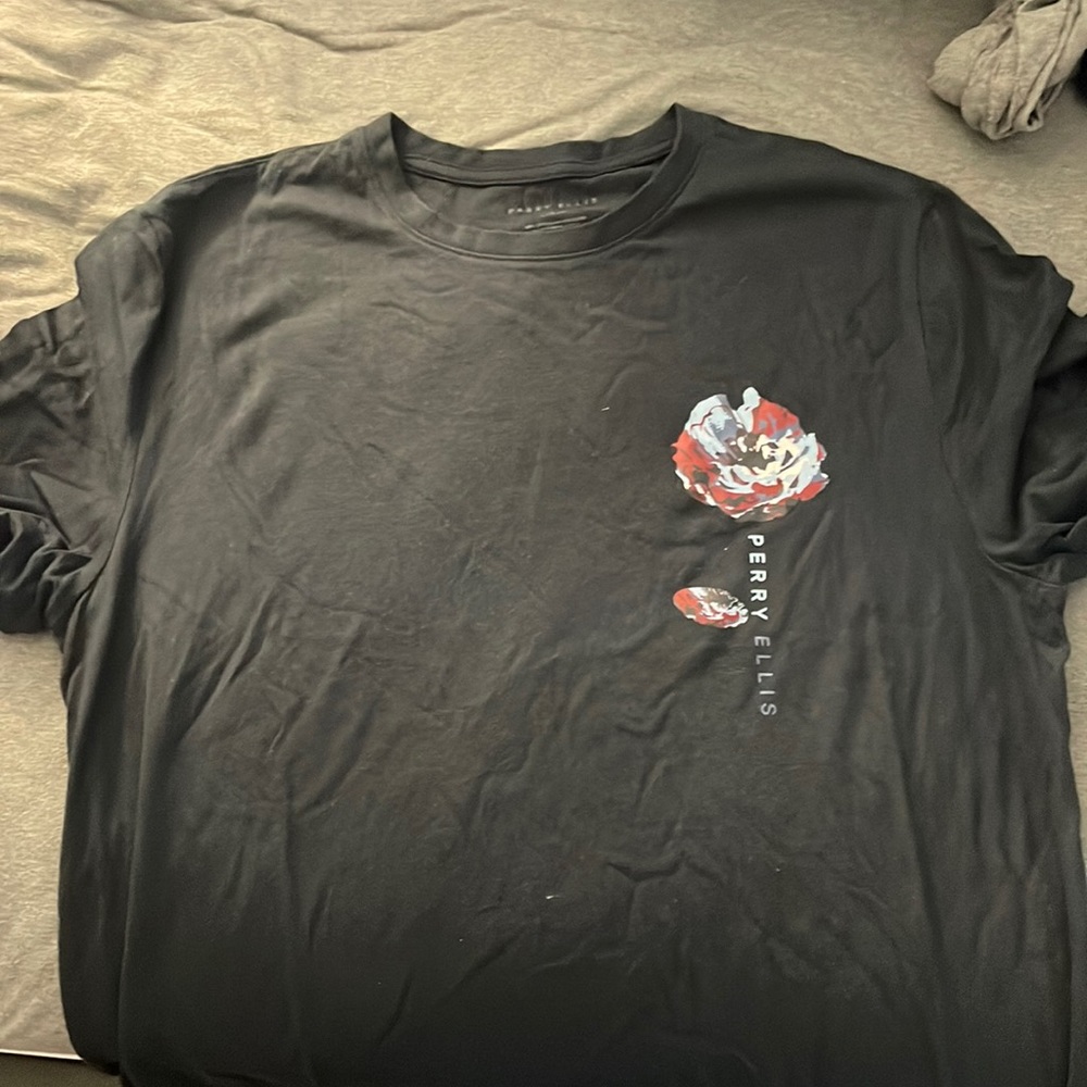 Perry Ellis t-shirt
